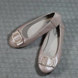 Bernal Size 9 Pearlized Champagne "Ana" Ballet-style Flats - NWOT
